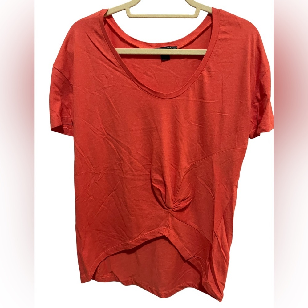 J. W. Styles - T-shirt - hi / low hem- front “knot” for shape - size Large